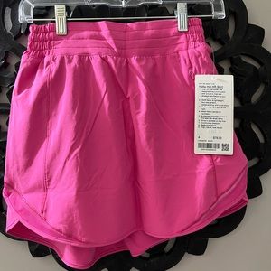 Lululemon Hotty Hot High Rise Skirt in Sonic Pink - Size 4 New with Tags